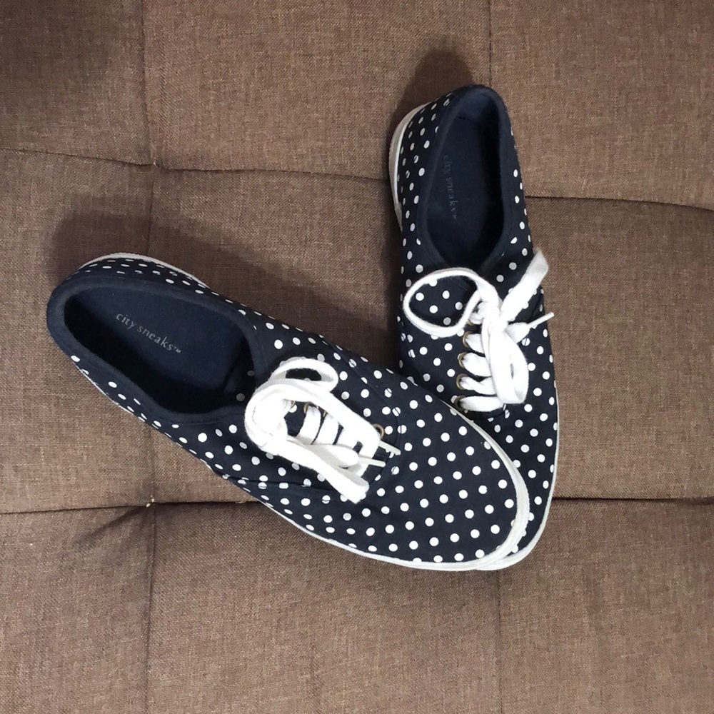 City Sneaks size 7 shoes